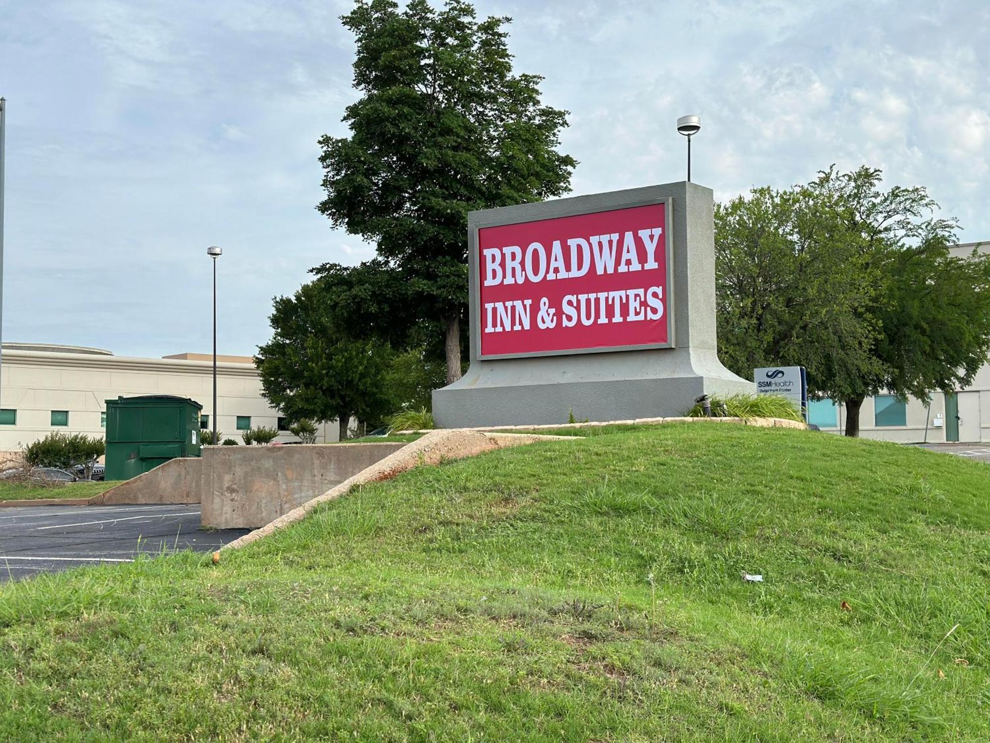 Broadway Inn & Suites Oklahoma Dış mekan fotoğraf