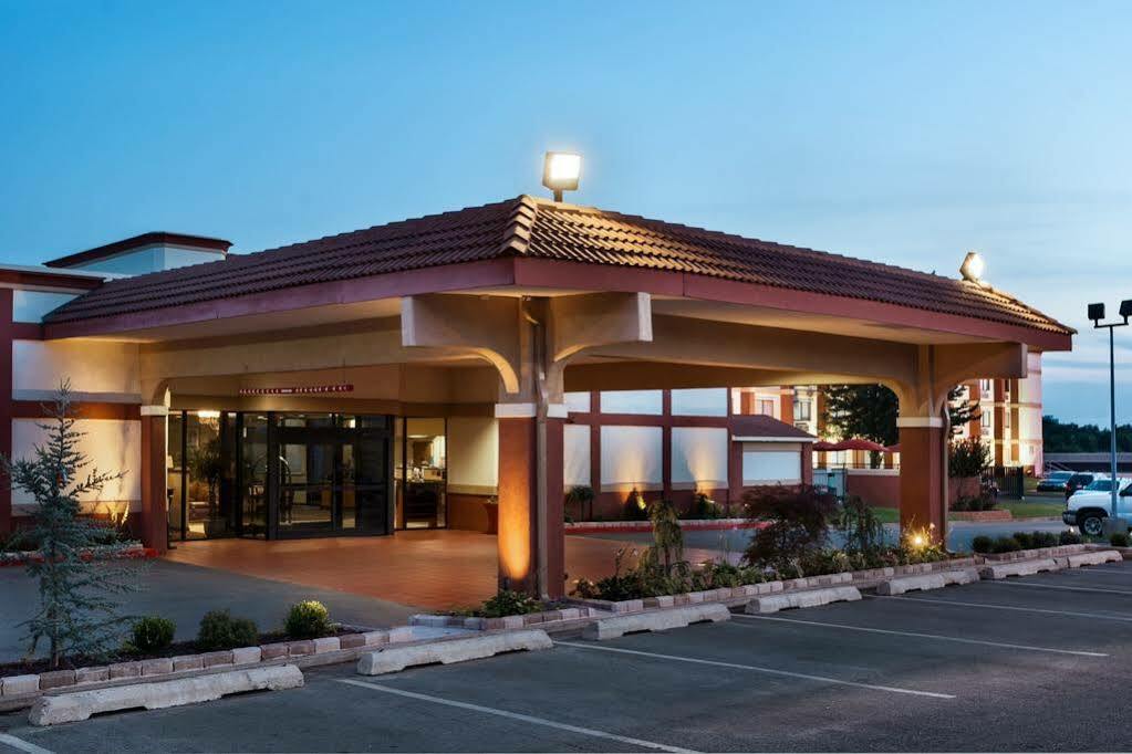 Broadway Inn & Suites Oklahoma Dış mekan fotoğraf